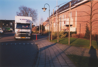 Lie 440 Verhuizing gemeentehuis. Verhuiswagen staat voor het nieuwbouwgedeelte