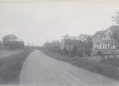 Lie 498 Woningen aan de Burg. Houtkoperweg t.h.v. nr 3