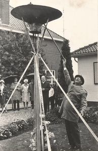 Lie 7 Ontsteking van de eerste aardgasvlam in het dorp Lienden (tevens in de gemeente) door de heer J.C. Hoftijzer, ...