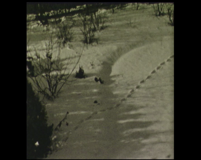 144 Winterfilm 1956 Zaltbommel met ijsbrekers op de Waal