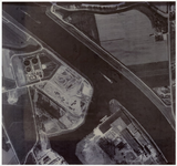 609 Een luchtfoto van het industrieterrein Kellen in Tiel. Het betreft het gebied bij de glasfabriek de Maas bij de ...
