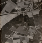 612 Een luchtfoto van het industrieterrein Kellen. Het betreft het gebied tussen de Rijsakkerweg, de Dode Linge en de ...