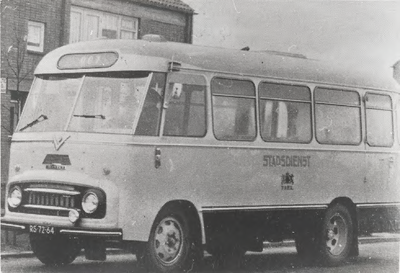 M 10504 Stadsbus in Kievitsstraat