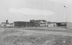 M 2959 Het gedeelte van de fabriek Daalderop, links op de foto, gelegen aan de Binnenhoek blijft bestaan. Het gedeelte ...