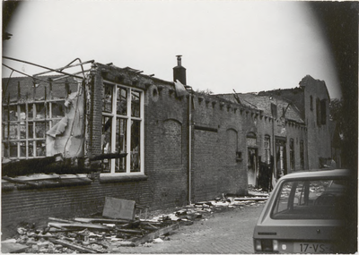 M 6153 Restanten gebouwen veiling septer na brand. De restanten van de felle brand die een groot gedeelte verwoestte ...