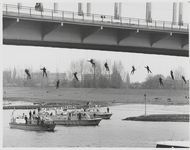 M 6489 Politieaktie te Arnhem ook op het water met boten