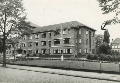 M 730 Het bejaardentehuis Walstede , gelegen aan de Konijnenwal. Op de foto de voorzijde