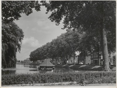 2710 Triosingel-Stationssingel. Gezicht op Paardengracht