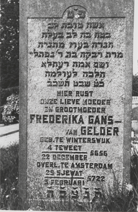 3228 Joodse begraafplaats. Grafstenen