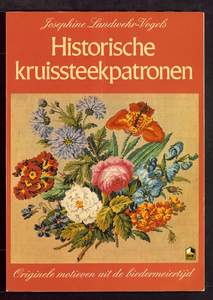 7482 Boek van 64 pagina's met de historie van de 19e eeuwse borduurpatronen uit de biedermeiertijd, 1984
