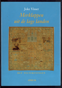 7484 Dit is een boek van 176 pagina's over de achtergronden van merklappen van Nederlandse herkomst, inclusief ...