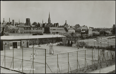 301 Vanaf de Kleine Buitenom met op de voorgrond tennispark 'De Doelen'.