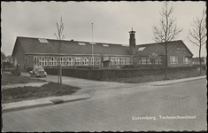 880 Schoolgebouw uit 1951 ontworpen door de architect Th.A. Ausems.