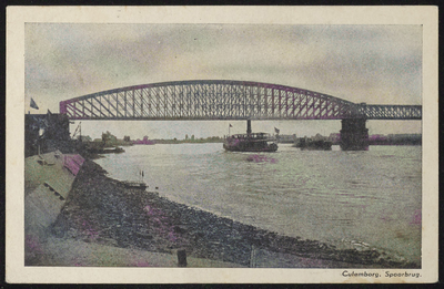 2214 Oude Spoorbrug gebouwd tussen 1863 en 1868. De hoofdoverspanning is 154 meter samen met de aanbruggen toen de ...