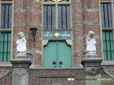 148 Detailopname van het stadhuis op de Markt in Culemborg. Het pand is in 1534 gebouwd. Dat gebeurde in opdracht van ...