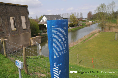 756 Rijcksche sluis in Alphen (a/d Maas). Foto gebruikt voor het lespakket Water/Land. Hierin wordt aandacht besteed ...