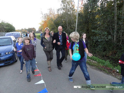 911 Medewerkers en leerlingen van basisschool De Wegwijzer in Asch organiseerden een suprise receptie voor Jan-Henk ...