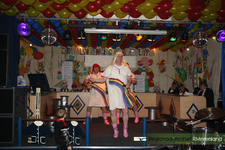 927 Carnavalsvereniging 'De Blauwlappen' uit Culemborg viert de start van het carnaval seizoen met het '11e van de 11e' ...