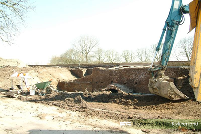 99 Restauratie van de stadsmuren van Buren