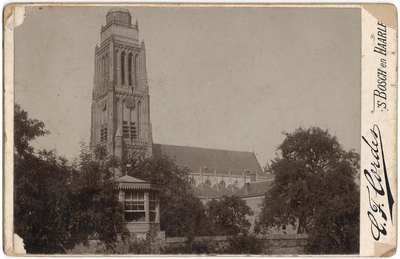 22-8996 Sint Maartenskerk, met theekoepel aan de stadsmuur