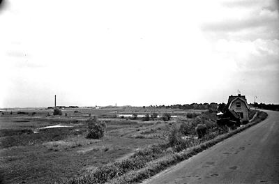 9-538 Uiterwaarden, met zicht op steenfabriek Haaften