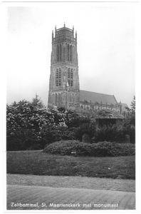 22-9537 Sint Maartenskerk met monument 1813-1913