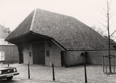 22-3962 Kapschuur. Multifunctionele ruimte van de gemeente 1976-1984. Verkocht in 1984 waarna er een restaurant in ...