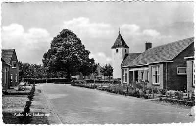 2-10033 Rechts toren Hervormde kerk