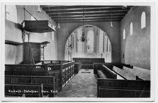 15-10017 Interieur hervormde kerk met preekstoel