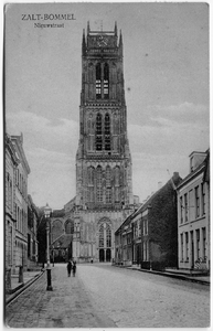 22-10305 Zicht richting toren Sint Maartenskerk