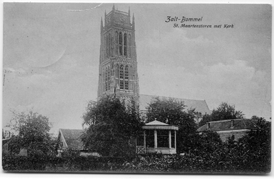 22-10321 Sint Maartenskerk met theekoepel op stadsmuur