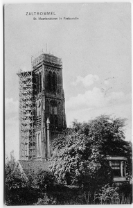 22-10324 Sint Maartenskerk met theekoepel op stadsmuur