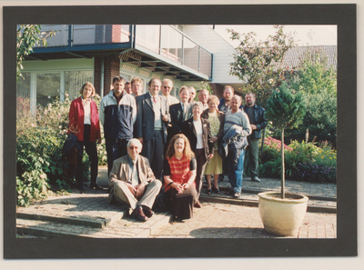 0360-110 Hongaars bezoek aan gemeente Kesteren in 1999. Gezelschap bij het bedrijf van M. van de Bijl
