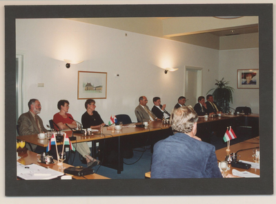 0360-126 Hongaars bezoek aan de gemeente Kesteren in 1999