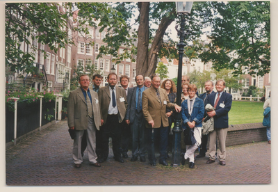0360-129 Hongaars bezoek aan de gemeente Kesteren in 1999. Bezoek aan Amsterdam