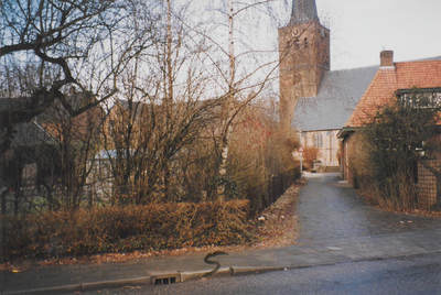 0362-1345 Straat en pad richting de kerk