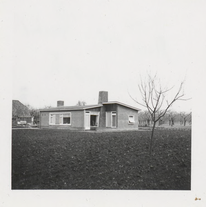 0362-619 Huis van H.P. van Ginkel in opgeleverde staat