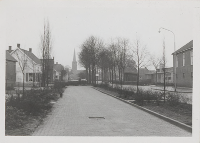 0362-783 Zicht richting N.H.-kerk vanaf 2e helft straat