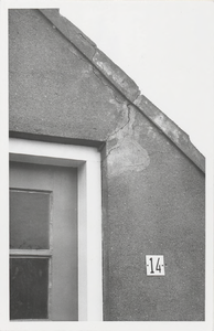 0362-908 Detailopname pand no 14. Scheurvorming rechterbovenhoek deurpost