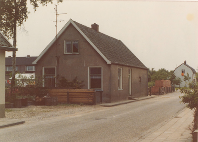Lie 127 Pand Molenstraat 7 Ingen, eigendom van mevrouw C.W. van Hattem-van der Lee. Karakteristieke arbeiderswoning, ...