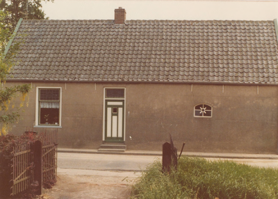Lie 128 Pand Molenstraat 7 Ingen, eigendom van mevrouw C.W. van Hattem-van der Lee. Karakteristieke arbeiderswoning, ...