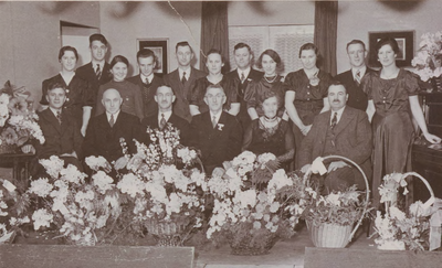 Lie 237 Rederijkerskamer EXCELSIOR te Ingen. Foto genomen in 1939 ter gelegenheid van het 60-jarig bestaan van de kamer.