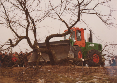 Lie 38 10 december 1980 vond de officiële opening plaats van de Rondweg om Kesteren weg S 103 van het Provinciaal ...