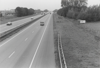 0369-104 Nieuwe A15 (aangelegd in 1972) richting Tiel/Rotterdam