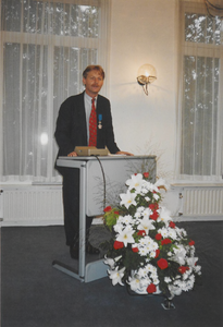 0369-138 Uitreiking Poolse onderscheiding. Gemeentesecretaris J.J. Dijkman