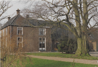 0369-175 Boerderij 't Groene Woud, gelegen in de Kerkstraat, gefotografeerd vanuit W.O.N. en Zuidelijke richting ...