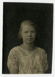 2076 Portretfoto van Emma Elisabeth Petronella van Lidth de Jeude (1909-1955)