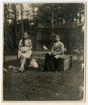2119 Foto van Cornelis Christiaan van Lidth de Jeude (1909-2003), met zijn zus Albertine Wilhelmine Gabriele van Lidth ...