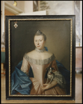 459 Twee foto's van portretschilderijen. Het eerste portret is van Magaretha Vijgh (1736-1810), vrouwe van De Snor, ...
