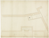 889 Een tekening van de plattegrond van een gebouw met een erfaansluiting bij Van Kuik en nabij een poort, , , [1824]